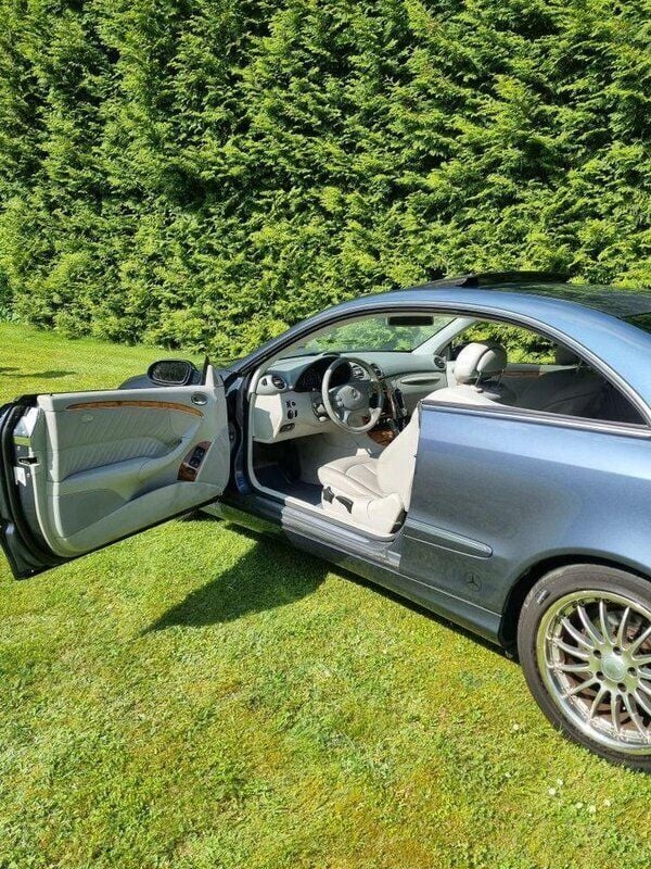 Blå Begagnad 2003 Mercedes CLK240 Elegance Sportkupé | 45 000 kr (Superpris) - Bild 1/4