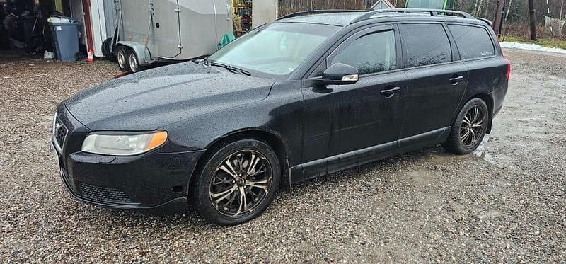 Begagnad 2009 Volvo V70 Kombi | 15 000 kr (Superpris) - Bild 1/4