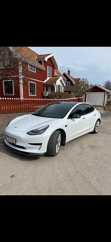 Begagnad Tesla Model 3 Standard Range Plus 189 kW (258 HK) 2020 Sedan