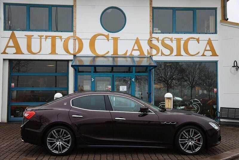 Vit Begagnad 2014 Maserati Ghibli Sportkupé | 339 000 kr - Bild 1/4