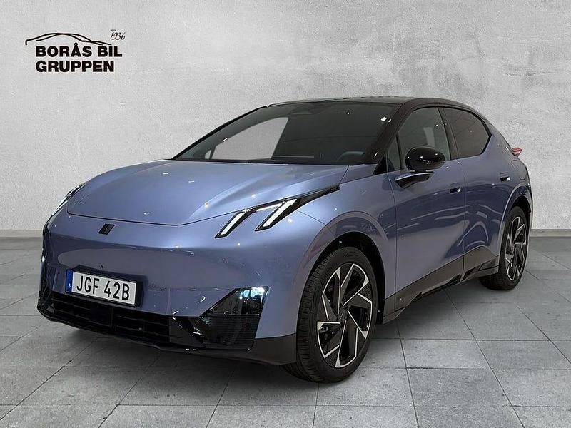 Blå Ny 2025 Lynk & Co 02 SUV | 474 995 kr (Marknadspris) - Bild 1/4