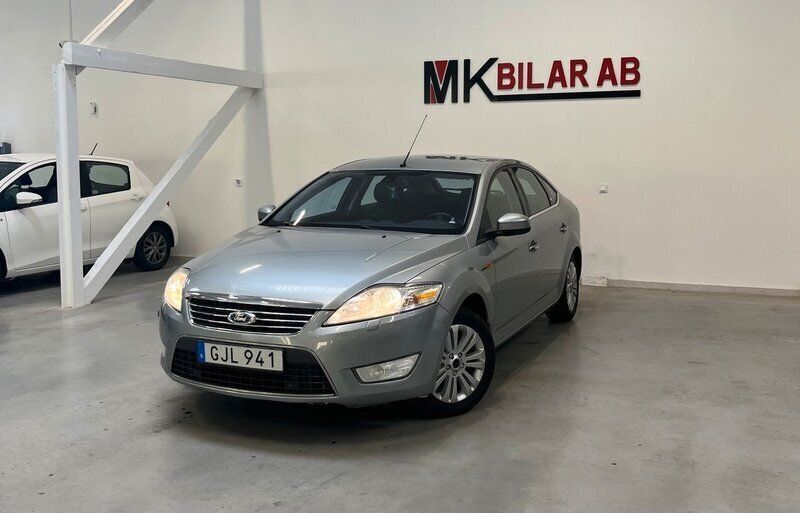 Grå Begagnad 2007 Ford Mondeo Halvkombi | 54 900 kr (Marknadspris) - Bild 1/4