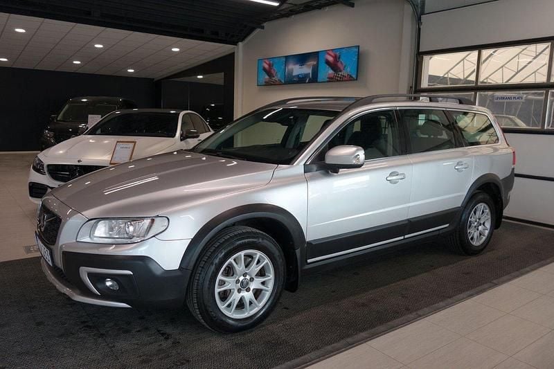 Silver Begagnad 2016 Volvo XC70 Momentum SUV | 159 000 kr (Marknadspris) - Bild 1/4