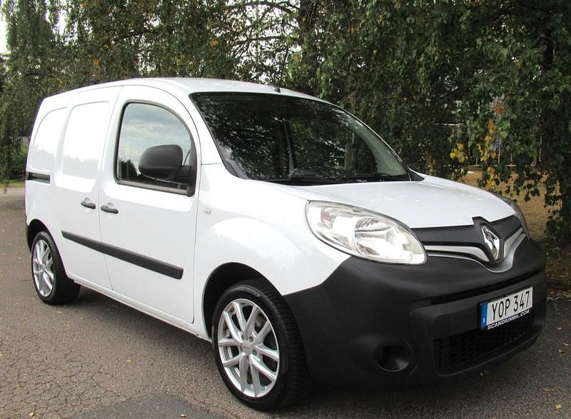 Vit Begagnad 2018 Renault Kangoo Minibuss | 89 000 kr (Marknadspris) - Bild 1/4