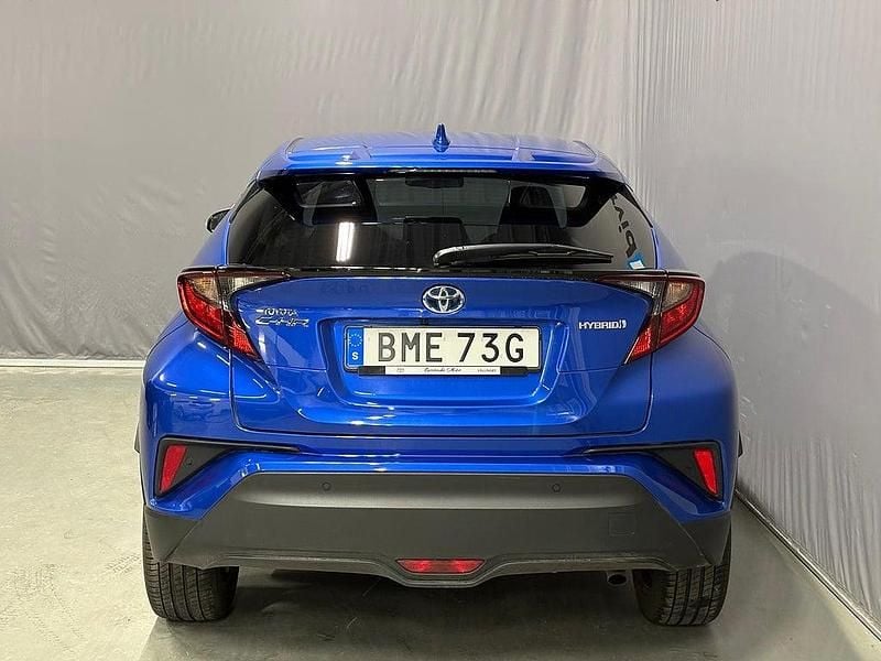 Begagnad Toyota C-HR Edition 98 HK (72 kW) 2022 Blå SUV