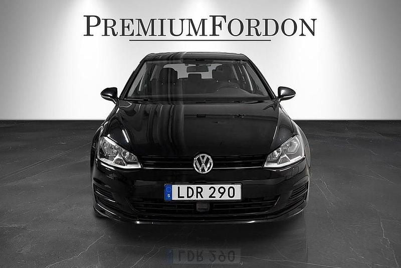 Begagnad VW Golf VII 110 HK (80 kW) 2015 Svart Halvkombi