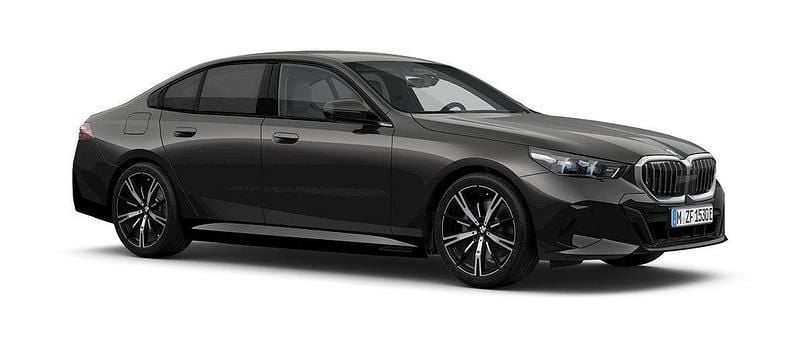 Grå Ny 2025 BMW 530e Comfort Edition Sedan | 767 800 kr (Marknadspris) - Bild 1/3