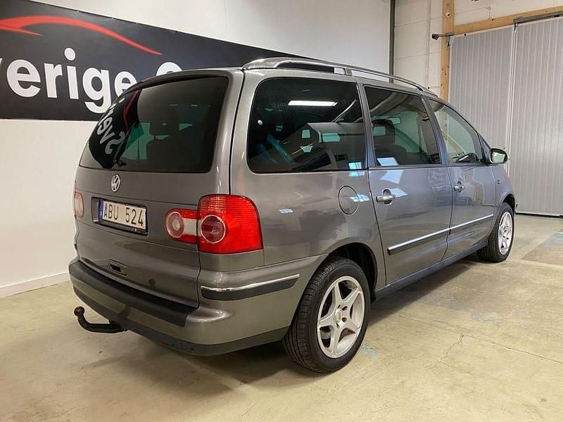 Begagnad VW Sharan Freestyle 150 HK (110 kW) 2007 Ljusgrå (grå) Minibuss