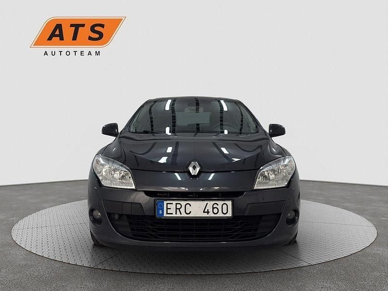 Mörkgrå Begagnad 2011 Renault Mégane III Halvkombi | 49 900 kr (Marknadspris) - Bild 1/4