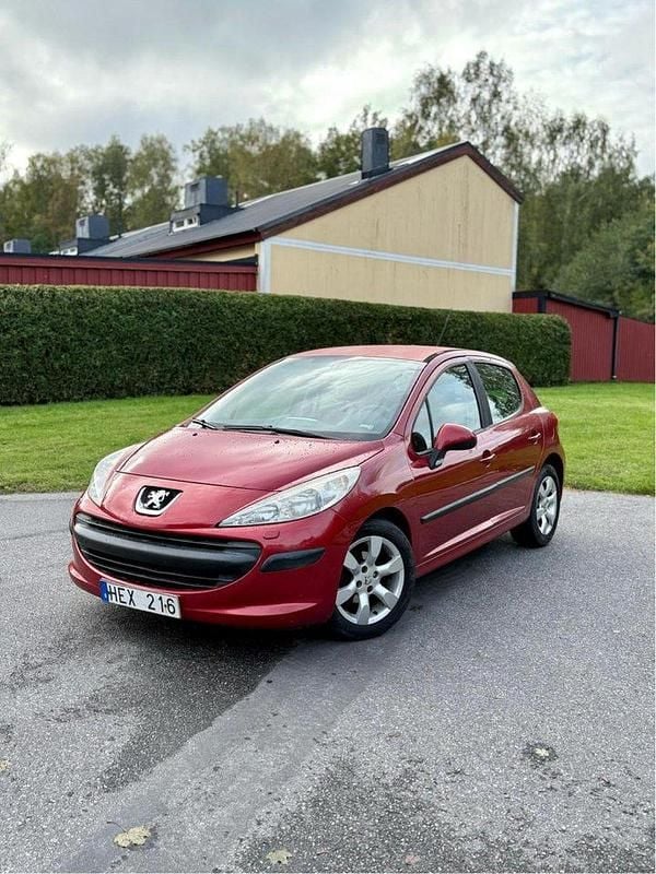 Röd Begagnad 2007 Peugeot 207 Halvkombi | 25 000 kr (Bra pris) - Bild 1/4