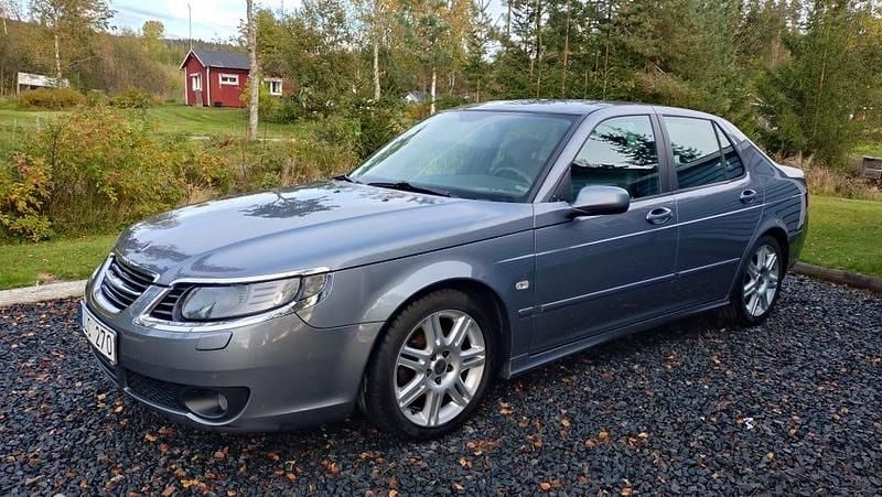 Gray metallic Begagnad 2007 Saab 9-5 Sedan | 55 000 kr (Dyr) - Bild 1/4