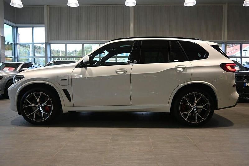 Begagnad BMW X5 M Sport 394 HK (289 kW) 2022 Alpinvit SUV