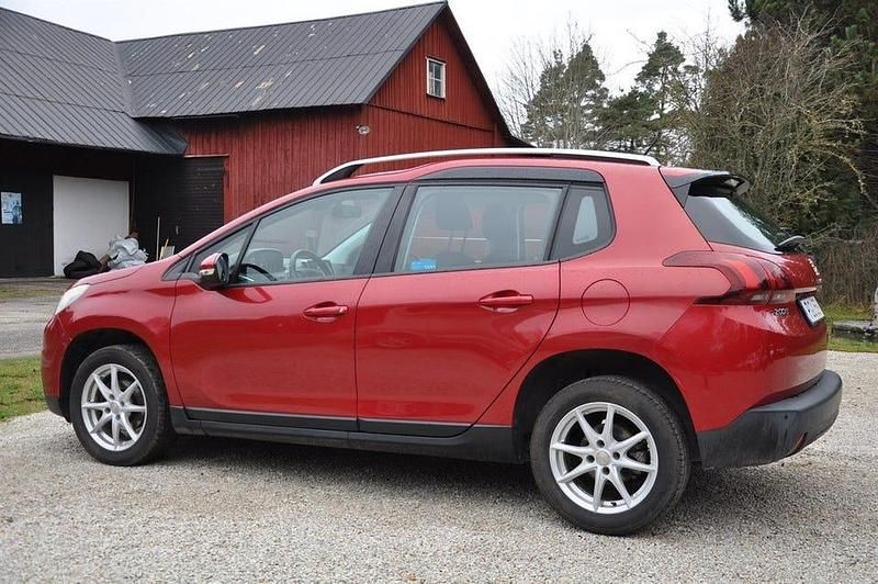 Begagnad Peugeot 2008 82 HK (60 kW) 2017 Röd SUV