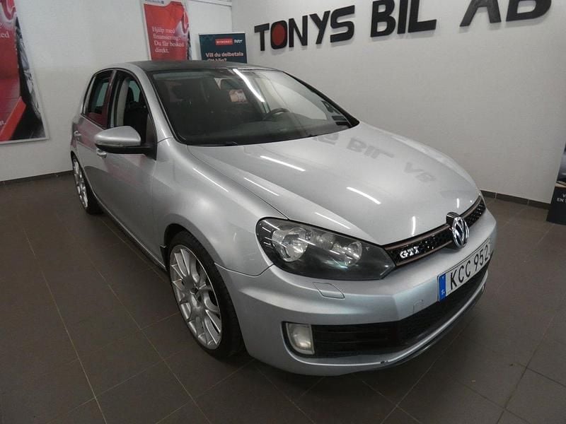 Silver Begagnad 2010 VW Golf VI Edition Halvkombi | 34 900 kr (Bra pris) - Bild 1/4