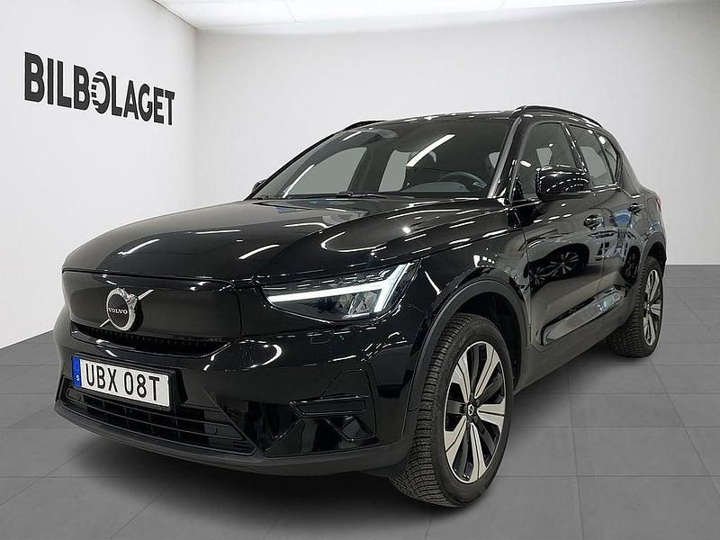 Svart Begagnad 2022 Volvo XC40 Core SUV | 299 800 kr - Bild 1/4