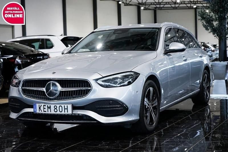 Silver Begagnad 2022 Mercedes C300 Avantgarde Kombi | 325 000 kr (Superpris) - Bild 1/3