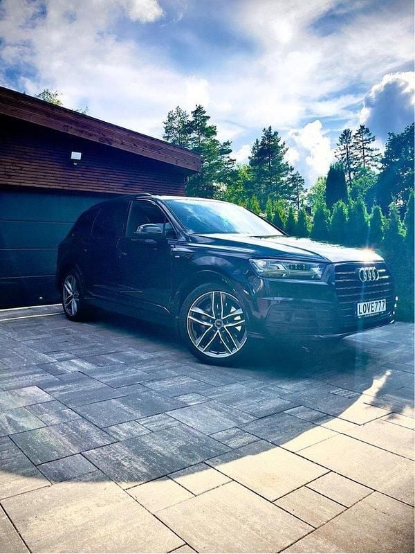 Svart Begagnad 2018 Audi Q7 Sport SUV | 479 000 kr (Dyr) - Bild 1/4