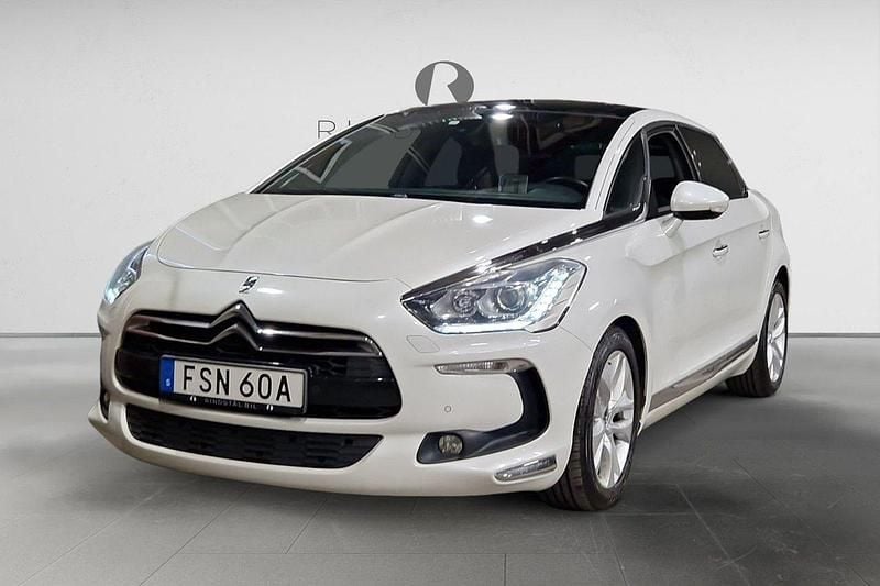 Vit Begagnad 2012 Citroën DS5 Halvkombi | 79 900 kr (Marknadspris) - Bild 1/3