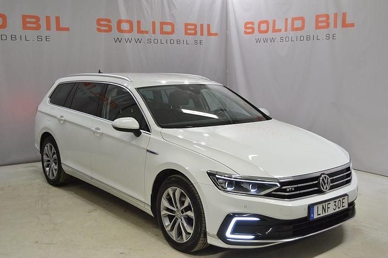 Begagnad VW Passat GTE 218 HK (160 kW) 2019 Vit Kombi