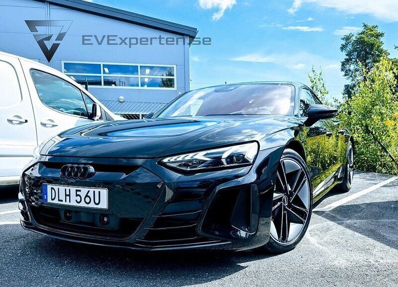 Svart Begagnad 2021 Audi e-tron Premium SUV | 967 000 kr - Bild 1/4