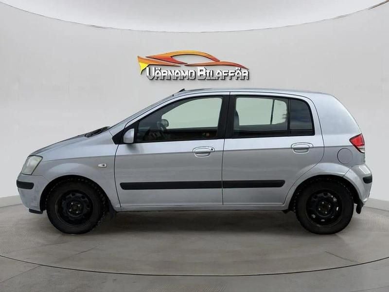 Begagnad Hyundai Getz 105 HK (77 kW) 2003 Grå Halvkombi