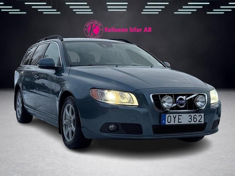 Begagnad Volvo V70 Momentum 231 HK (169 kW) 2012 Blå Kombi