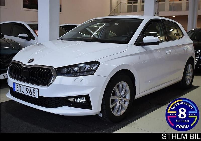 Begagnad Skoda Fabia Style 110 HK (80 kW) 2022 Vit Halvkombi