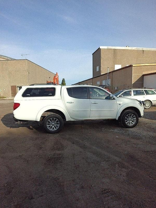 Vit Begagnad 2015 Mitsubishi L200 Pickup | 90 000 kr - Bild 1/4