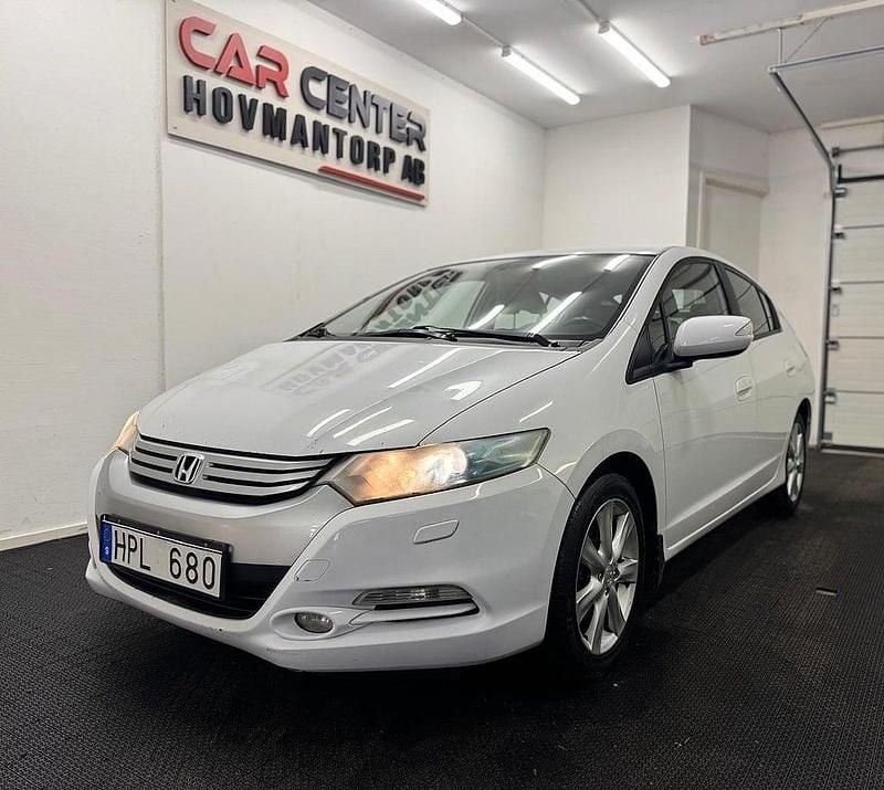 Begagnad Honda Insight 102 HK (75 kW) 2010 Vit Halvkombi