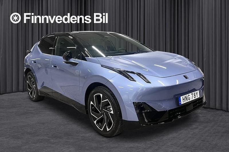 Begagnad Lynk & Co 02 202 kW (275 HK) 2024 Blå SUV