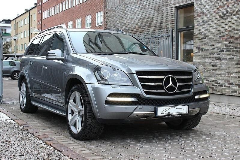 Silver Begagnad 2011 Mercedes GL350 Edition SUV | 229 900 kr - Bild 1/4