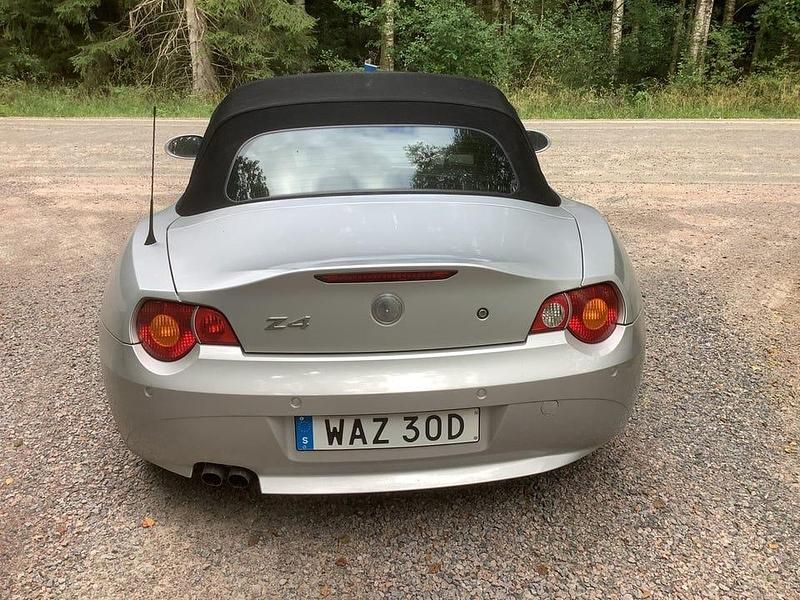 Begagnad BMW Z4 170 HK (125 kW) 2005 Silver Cab