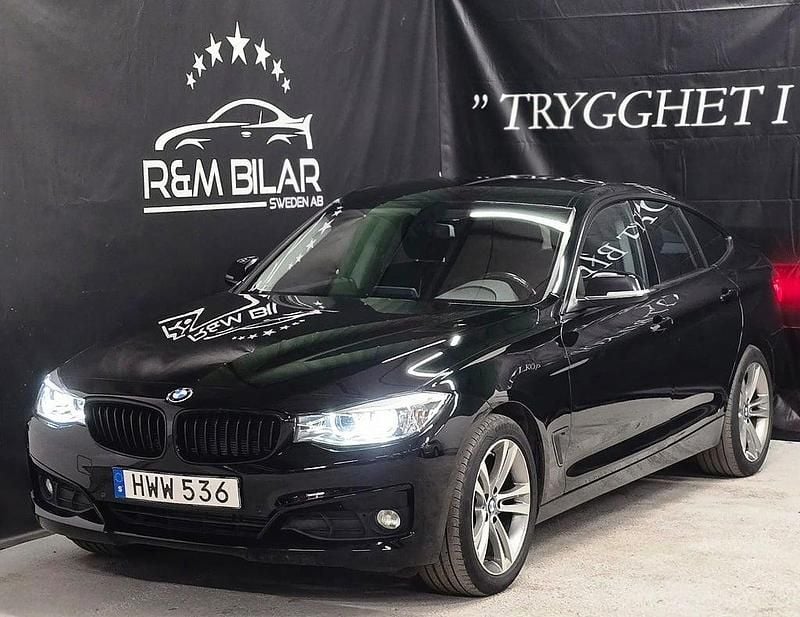 Svart Begagnad 2016 BMW 320 M Sport Halvkombi | 119 800 kr (Superpris) - Bild 1/4