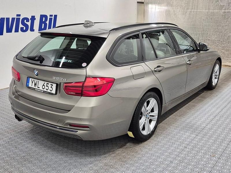 Begagnad BMW 320 Sport Line 190 HK (139 kW) 2019 Platina silver metallic Kombi