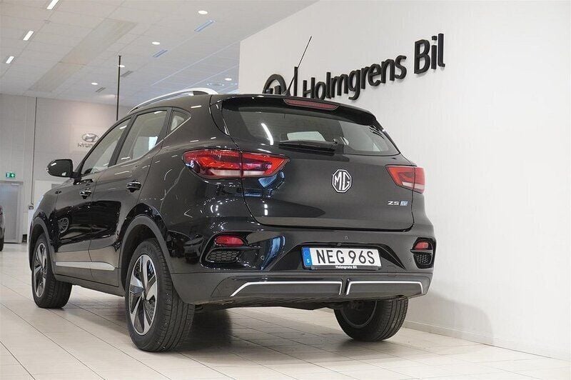 Begagnad MG ZS Comfort 130 kW (177 HK) 2022 Svart Sedan