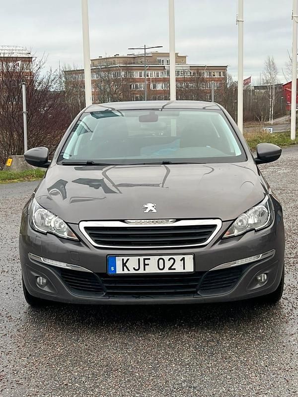 Begagnad Peugeot 308 125 HK (91 kW) 2014