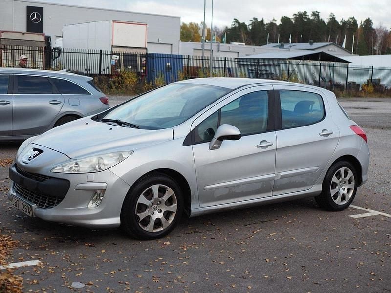 Grå Begagnad 2010 Peugeot 308 Halvkombi | 45 000 kr (Bra pris) - Bild 1/4