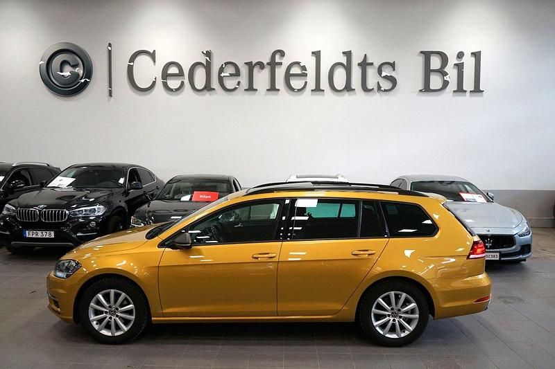 Gul Begagnad 2017 VW Golf VII Kombi | 179 900 kr (Marknadspris) - Bild 1/3