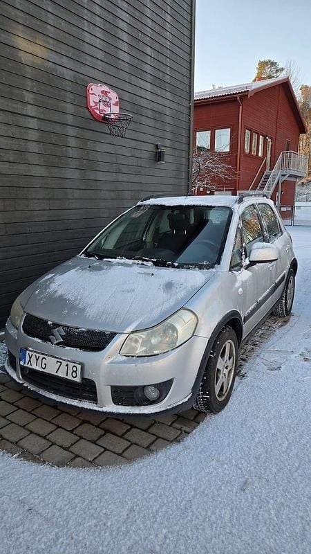 Begagnad Suzuki SX4 107 HK (78 kW) 2006 Halvkombi
