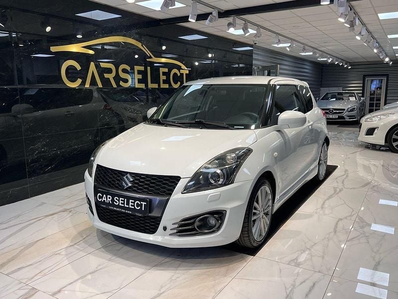 Vit Begagnad 2014 Suzuki Swift Sport Halvkombi | 129 900 kr (Lite dyr) - Bild 1/4