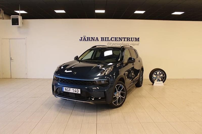 Blå Begagnad 2021 Lynk & Co 01 SUV | 224 900 kr (Marknadspris) - Bild 1/4