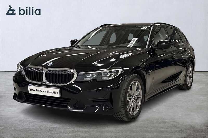 Svart Begagnad 2022 BMW 330e Sport Line Kombi | 329 900 kr (Bra pris) - Bild 1/4
