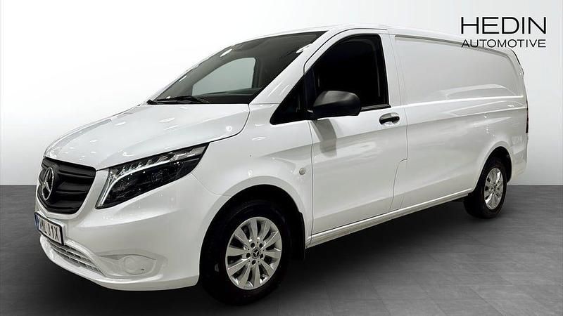 Vit Begagnad 2023 Mercedes Vito Van | 369 000 kr (Marknadspris) - Bild 1/4