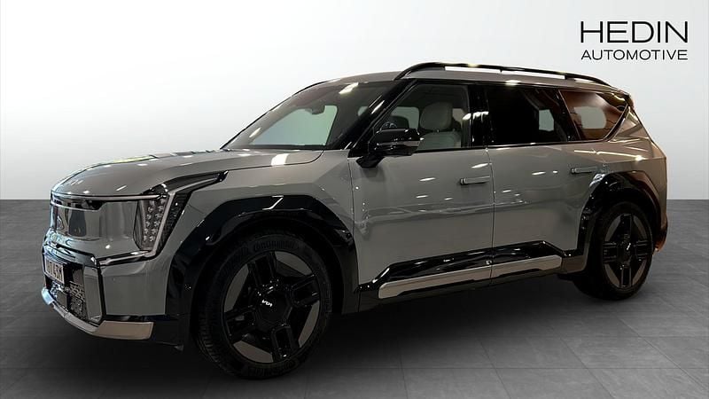 Grön Begagnad 2025 Kia EV9 SUV | 779 900 kr (Marknadspris) - Bild 1/4