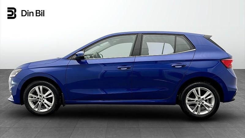 Begagnad Skoda Fabia Comfort 110 HK (80 kW) 2023 Energy blue Halvkombi