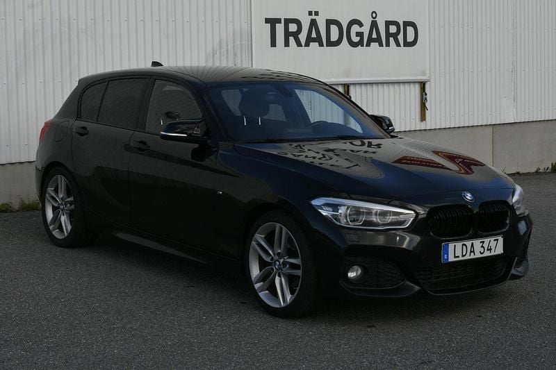 Svart Begagnad 2016 BMW 116 M Sport Halvkombi | 124 900 kr (Lite dyr) - Bild 1/4
