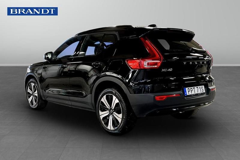 Begagnad Volvo XC40 Single Motor 175 kW (238 HK) 2023 Svart SUV
