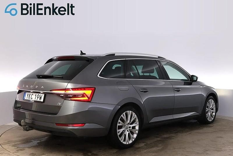 Begagnad Skoda Superb Business Line 218 HK (160 kW) 2022 Grå Kombi