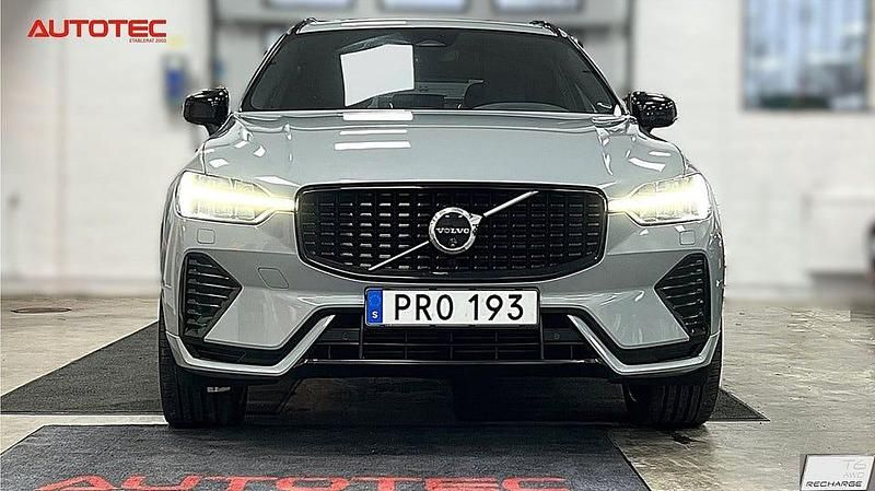 Begagnad Volvo XC60 Plus 350 HK (257 kW) 2024 Grå SUV