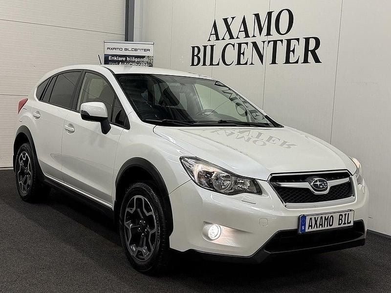 Vit Begagnad 2014 Subaru XV SUV | 109 900 kr (Marknadspris) - Bild 1/4
